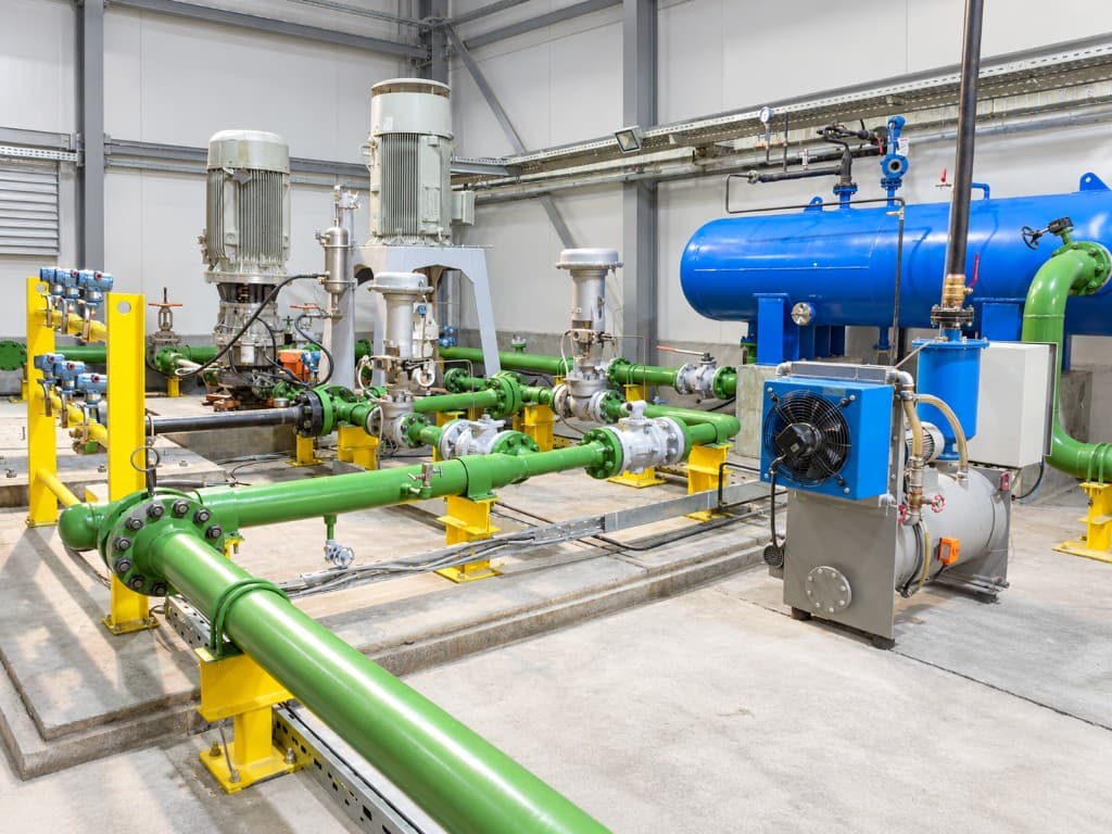 Shop test facility with pumps, piping and instrumentation